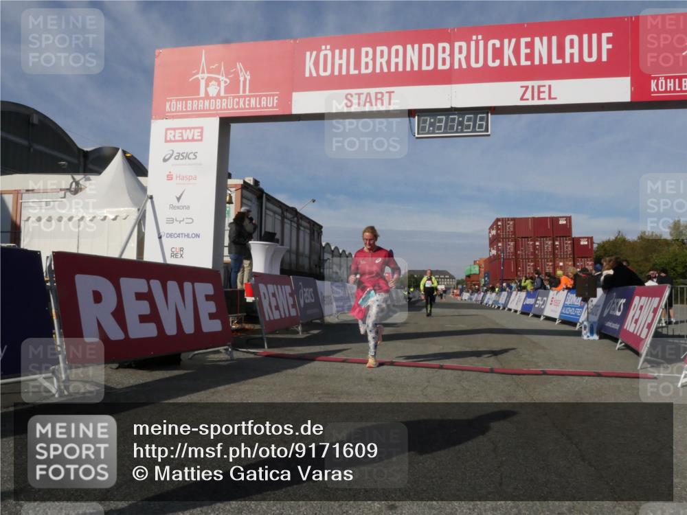 03.10.2025 - Köhlbrandbrückenlauf Matties Gatica Varas http://msf.ph/oto/9171609 03.10.2025 10:37:58 Ziel 1988, 2505 meine-sportfotos.de