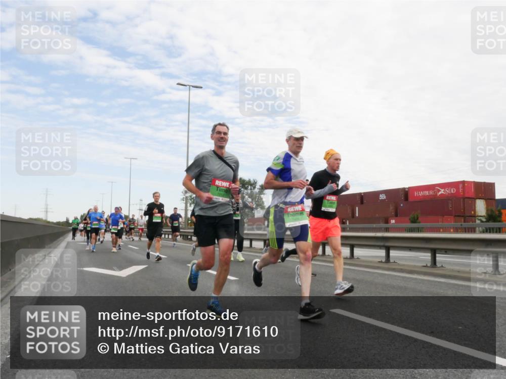 03.10.2025 - Köhlbrandbrückenlauf Matties Gatica Varas http://msf.ph/oto/9171610 03.10.2025 15:17:27 Position 3 7409 meine-sportfotos.de