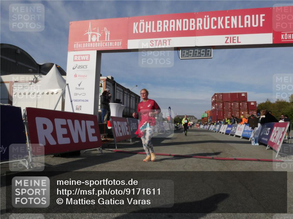 03.10.2025 - Köhlbrandbrückenlauf Matties Gatica Varas http://msf.ph/oto/9171611 03.10.2025 10:37:59 Ziel 2505 meine-sportfotos.de