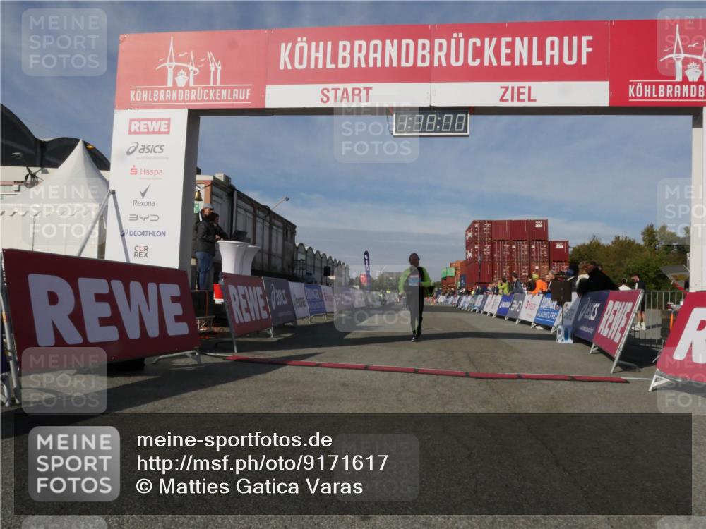 03.10.2025 - Köhlbrandbrückenlauf Matties Gatica Varas http://msf.ph/oto/9171617 03.10.2025 10:38:02 Ziel 2505, 2688 meine-sportfotos.de