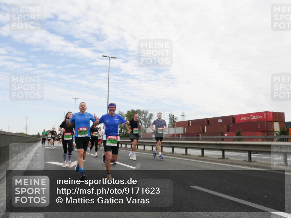 03.10.2025 - Köhlbrandbrückenlauf Matties Gatica Varas http://msf.ph/oto/9171623 03.10.2025 15:17:31 Position 3  meine-sportfotos.de
