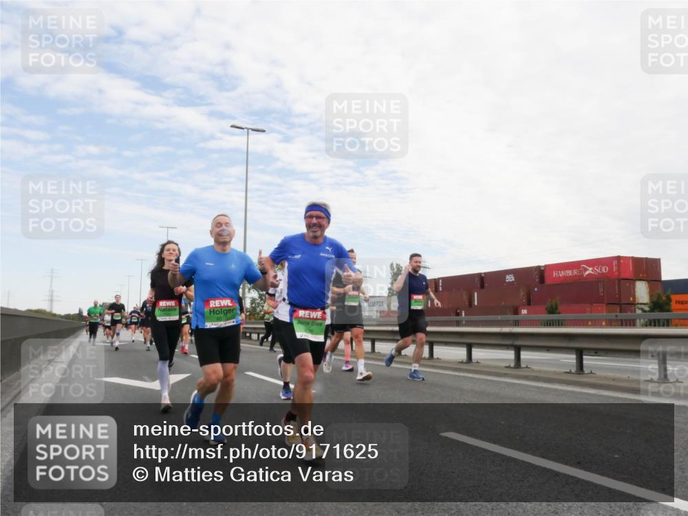 03.10.2025 - Köhlbrandbrückenlauf Matties Gatica Varas http://msf.ph/oto/9171625 03.10.2025 15:17:31 Position 3 96 meine-sportfotos.de