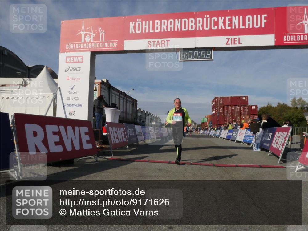 03.10.2025 - Köhlbrandbrückenlauf Matties Gatica Varas http://msf.ph/oto/9171626 03.10.2025 10:38:04 Ziel 2505, 2688 meine-sportfotos.de