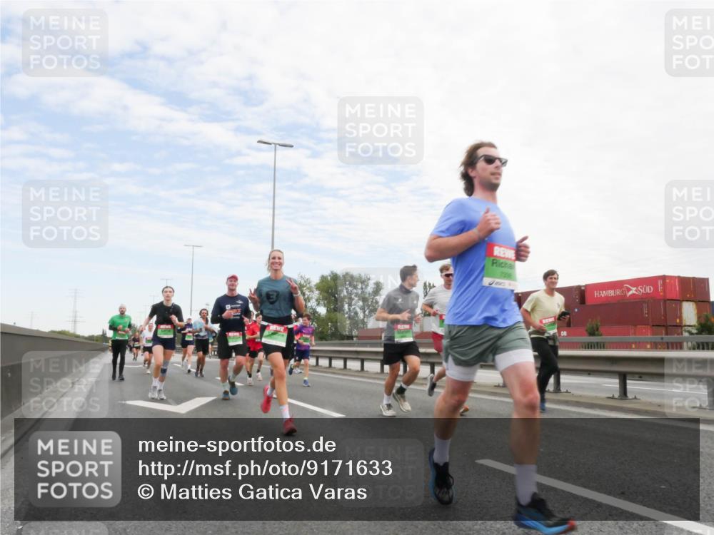 03.10.2025 - Köhlbrandbrückenlauf Matties Gatica Varas http://msf.ph/oto/9171633 03.10.2025 15:17:34 Position 3 720 meine-sportfotos.de