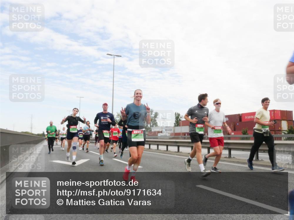 03.10.2025 - Köhlbrandbrückenlauf Matties Gatica Varas http://msf.ph/oto/9171634 03.10.2025 15:17:35 Position 3  meine-sportfotos.de