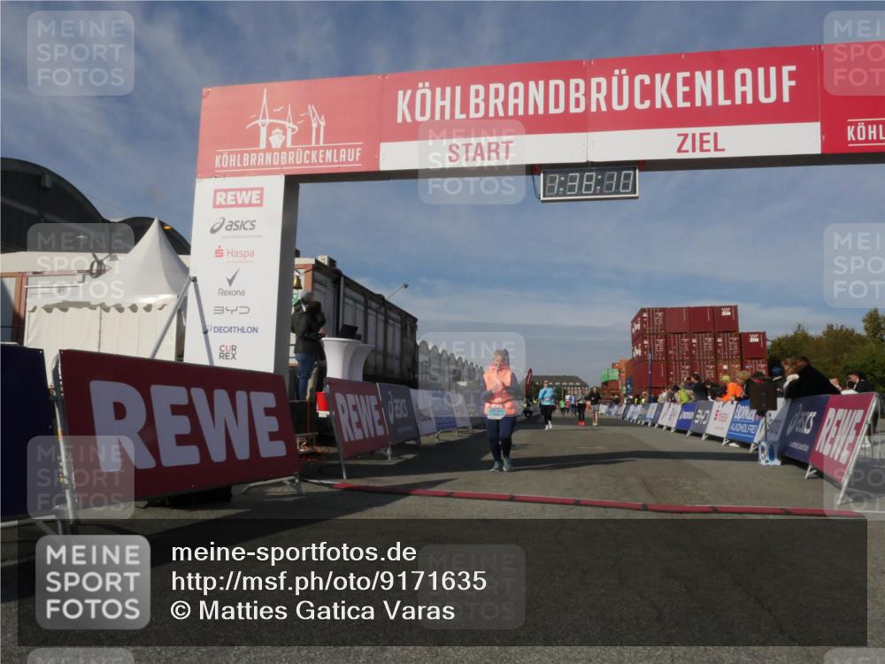 03.10.2025 - Köhlbrandbrückenlauf Matties Gatica Varas http://msf.ph/oto/9171635 03.10.2025 10:38:12 Ziel 1136, 1254, 2597, 2659, 2688 meine-sportfotos.de