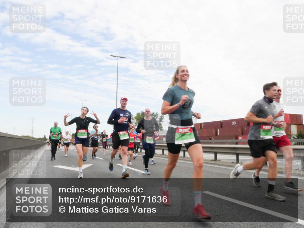 03.10.2025 - Köhlbrandbrückenlauf Matties Gatica Varas http://msf.ph/oto/9171636 03.10.2025 15:17:35 Position 3  meine-sportfotos.de