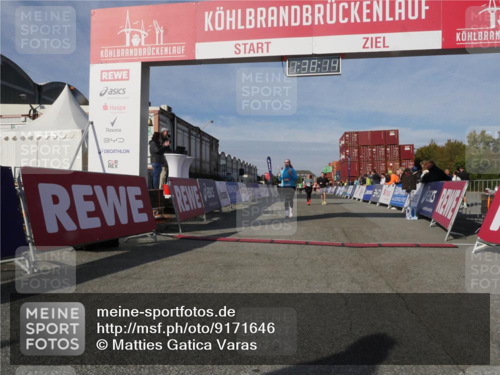 03.10.2025 - Köhlbrandbrückenlauf Matties Gatica Varas http://msf.ph/oto/9171646 03.10.2025 10:38:16 Ziel 1136, 1254, 2597, 2602, 2659 meine-sportfotos.de