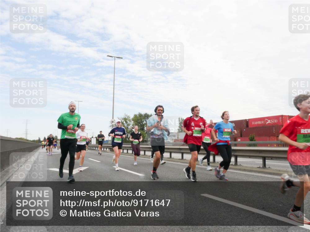 03.10.2025 - Köhlbrandbrückenlauf Matties Gatica Varas http://msf.ph/oto/9171647 03.10.2025 15:17:38 Position 3  meine-sportfotos.de