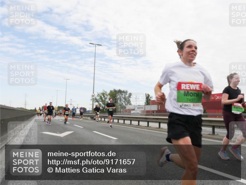 03.10.2025 - Köhlbrandbrückenlauf Matties Gatica Varas http://msf.ph/oto/9171657 03.10.2025 15:17:40 Position 3 7437 meine-sportfotos.de