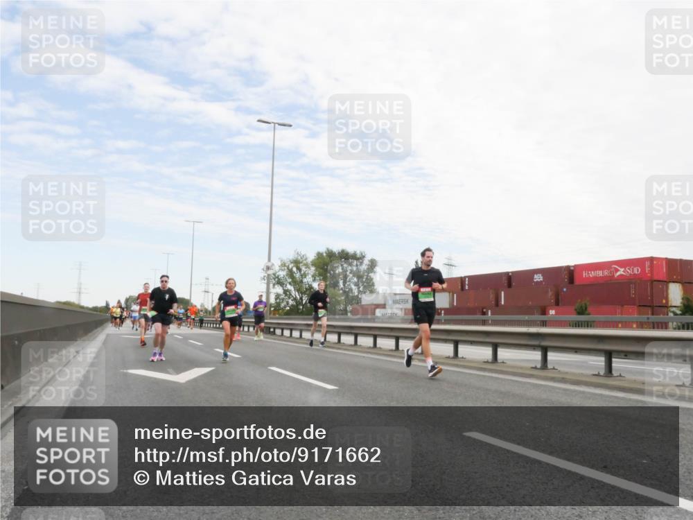 03.10.2025 - Köhlbrandbrückenlauf Matties Gatica Varas http://msf.ph/oto/9171662 03.10.2025 15:17:42 Position 3  meine-sportfotos.de