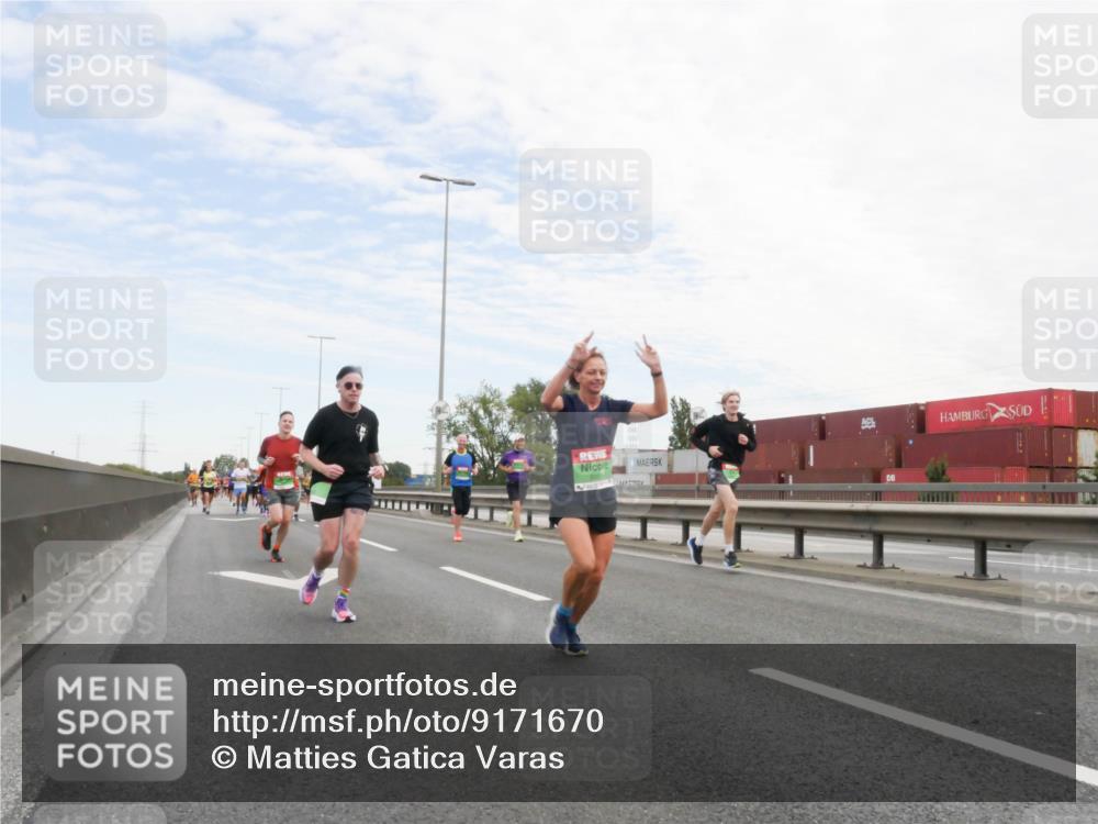 03.10.2025 - Köhlbrandbrückenlauf Matties Gatica Varas http://msf.ph/oto/9171670 03.10.2025 15:17:44 Position 3 1 meine-sportfotos.de