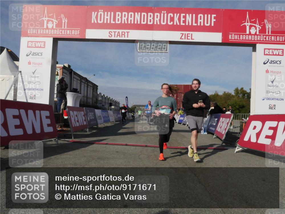 03.10.2025 - Köhlbrandbrückenlauf Matties Gatica Varas http://msf.ph/oto/9171671 03.10.2025 10:38:21 Ziel 1136, 2453, 2602, 2659, 3097 meine-sportfotos.de