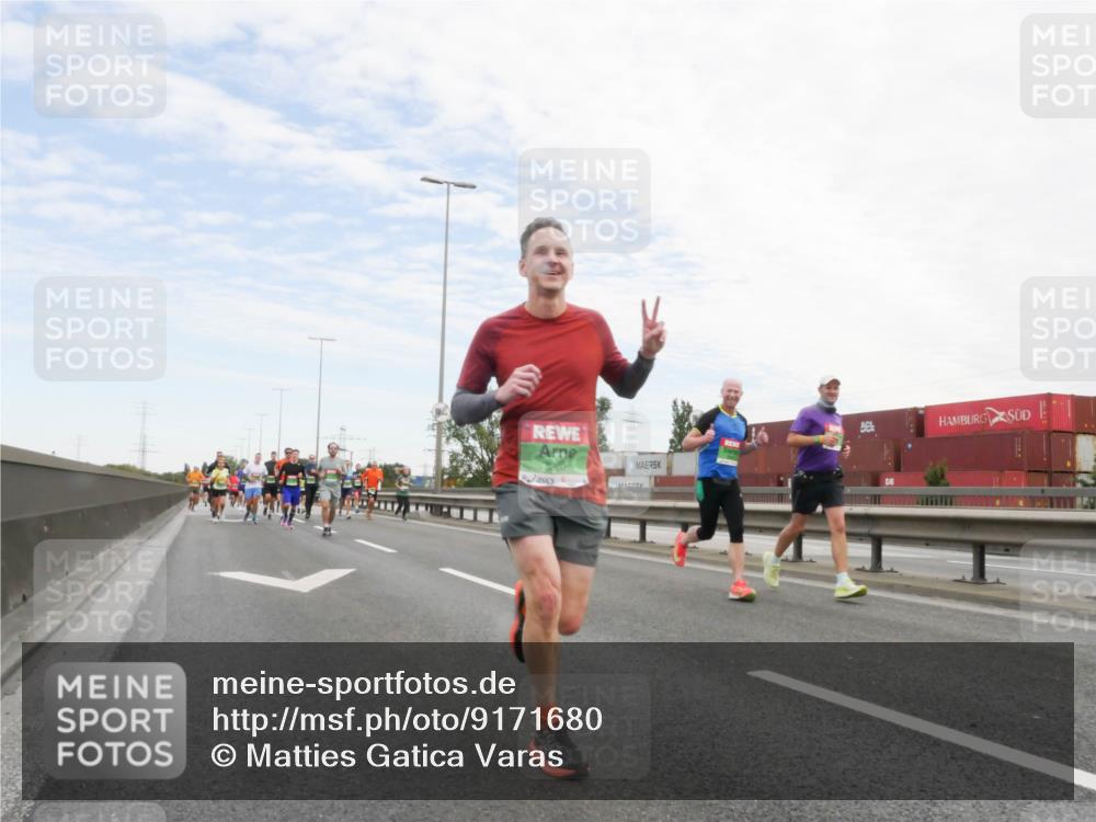 03.10.2025 - Köhlbrandbrückenlauf Matties Gatica Varas http://msf.ph/oto/9171680 03.10.2025 15:17:46 Position 3  meine-sportfotos.de