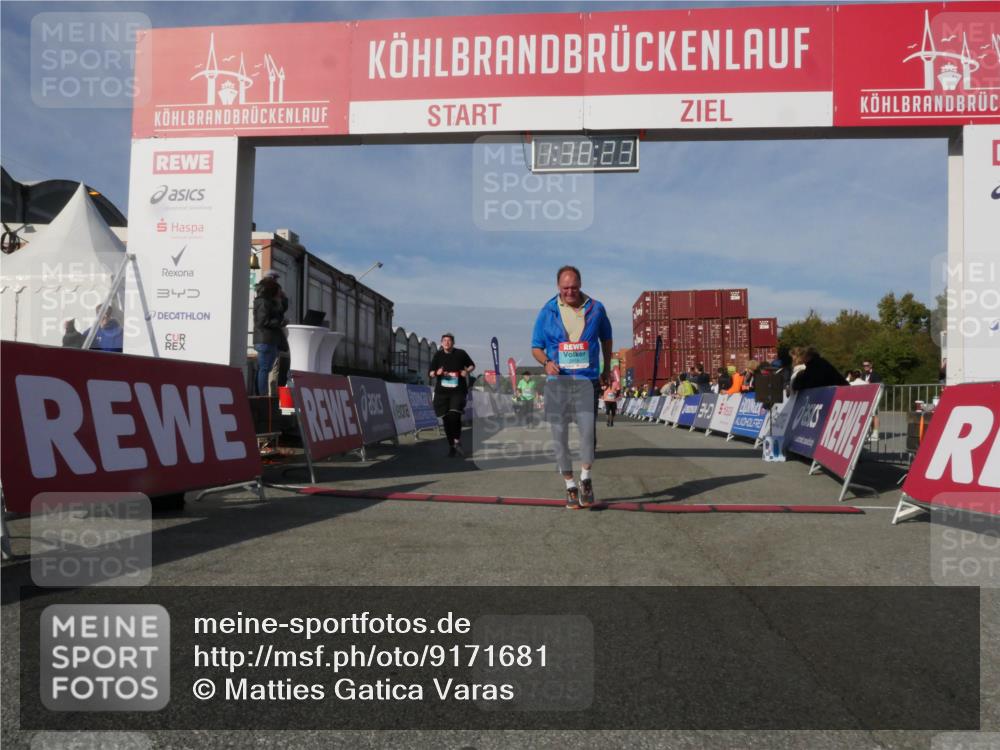 03.10.2025 - Köhlbrandbrückenlauf Matties Gatica Varas http://msf.ph/oto/9171681 03.10.2025 10:38:25 Ziel 2453, 2602, 3097 meine-sportfotos.de