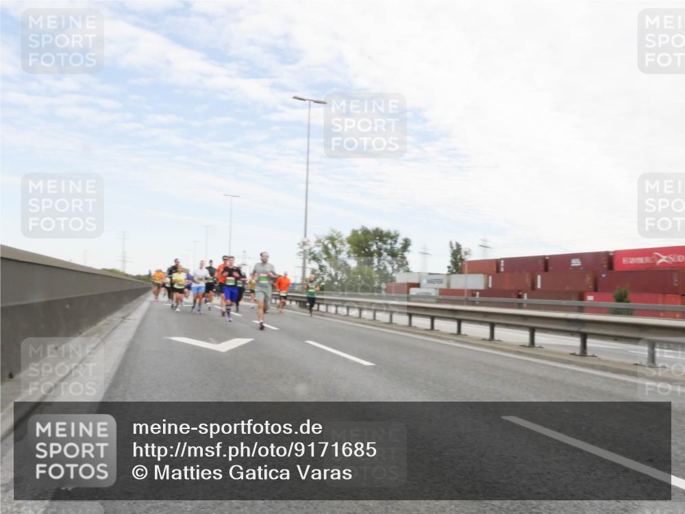 03.10.2025 - Köhlbrandbrückenlauf Matties Gatica Varas http://msf.ph/oto/9171685 03.10.2025 15:17:48 Position 3  meine-sportfotos.de