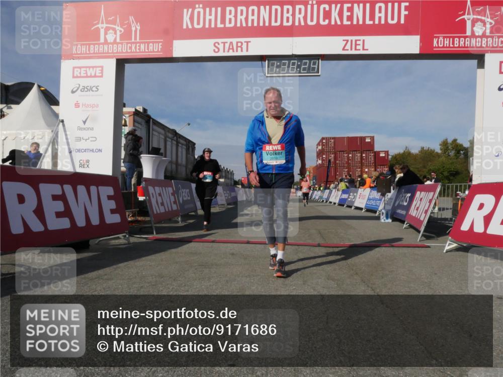 03.10.2025 - Köhlbrandbrückenlauf Matties Gatica Varas http://msf.ph/oto/9171686 03.10.2025 10:38:26 Ziel 2453, 2602, 3097 meine-sportfotos.de
