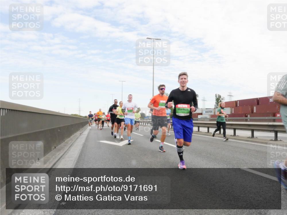 03.10.2025 - Köhlbrandbrückenlauf Matties Gatica Varas http://msf.ph/oto/9171691 03.10.2025 15:17:51 Position 3  meine-sportfotos.de