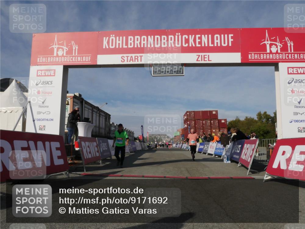 03.10.2025 - Köhlbrandbrückenlauf Matties Gatica Varas http://msf.ph/oto/9171692 03.10.2025 10:38:29 Ziel 2453, 2527, 3097 meine-sportfotos.de
