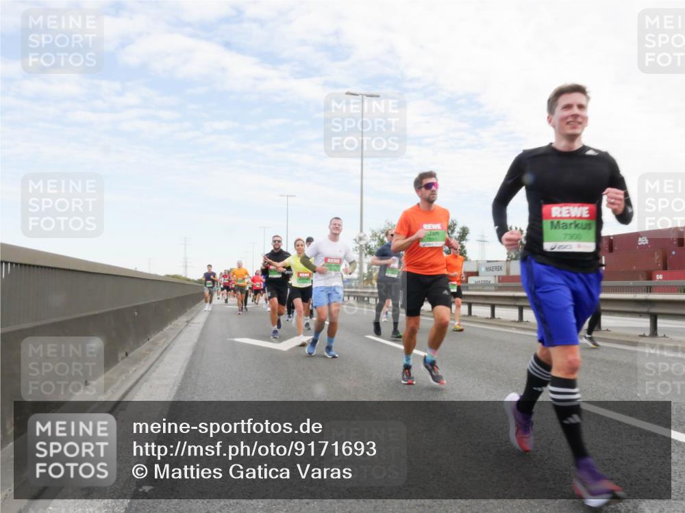 03.10.2025 - Köhlbrandbrückenlauf Matties Gatica Varas http://msf.ph/oto/9171693 03.10.2025 15:17:51 Position 3 7300 meine-sportfotos.de