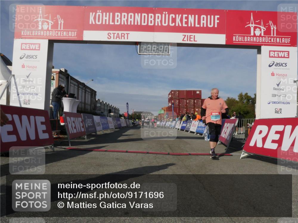 03.10.2025 - Köhlbrandbrückenlauf Matties Gatica Varas http://msf.ph/oto/9171696 03.10.2025 10:38:32 Ziel 2527, 3095 meine-sportfotos.de