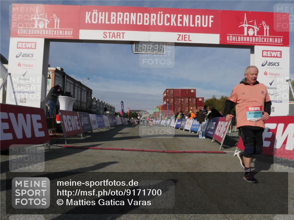 03.10.2025 - Köhlbrandbrückenlauf Matties Gatica Varas http://msf.ph/oto/9171700 03.10.2025 10:38:33 Ziel 2527, 2662, 3095 meine-sportfotos.de