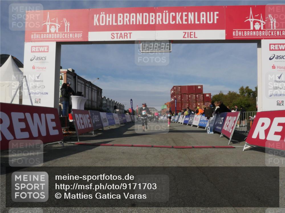 03.10.2025 - Köhlbrandbrückenlauf Matties Gatica Varas http://msf.ph/oto/9171703 03.10.2025 10:38:38 Ziel 2042, 2440, 2527, 2662, 2859, 2860, 3095 meine-sportfotos.de