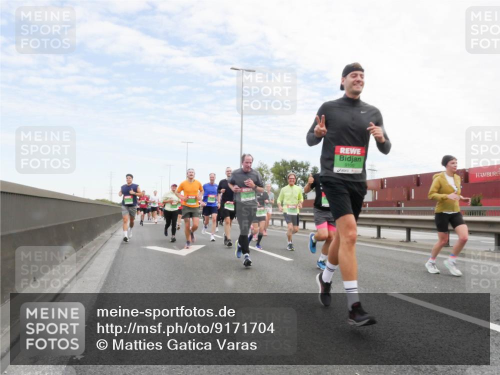03.10.2025 - Köhlbrandbrückenlauf Matties Gatica Varas http://msf.ph/oto/9171704 03.10.2025 15:17:54 Position 3 9100 meine-sportfotos.de