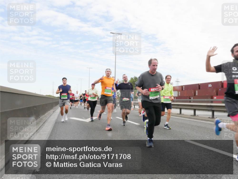 03.10.2025 - Köhlbrandbrückenlauf Matties Gatica Varas http://msf.ph/oto/9171708 03.10.2025 15:17:55 Position 3 20 meine-sportfotos.de