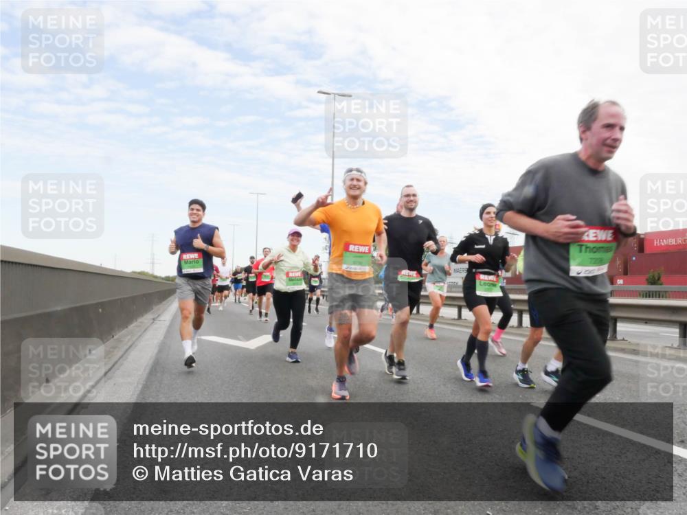 03.10.2025 - Köhlbrandbrückenlauf Matties Gatica Varas http://msf.ph/oto/9171710 03.10.2025 15:17:56 Position 3 505, 728 meine-sportfotos.de