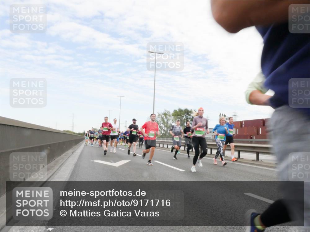03.10.2025 - Köhlbrandbrückenlauf Matties Gatica Varas http://msf.ph/oto/9171716 03.10.2025 15:17:57 Position 3  meine-sportfotos.de