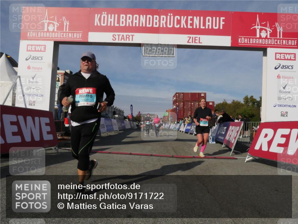 03.10.2025 - Köhlbrandbrückenlauf Matties Gatica Varas http://msf.ph/oto/9171722 03.10.2025 10:38:42 Ziel 2042, 2440, 2626, 2627, 2662, 2859, 2860, 3095, 3438, 3442, 3621 meine-sportfotos.de