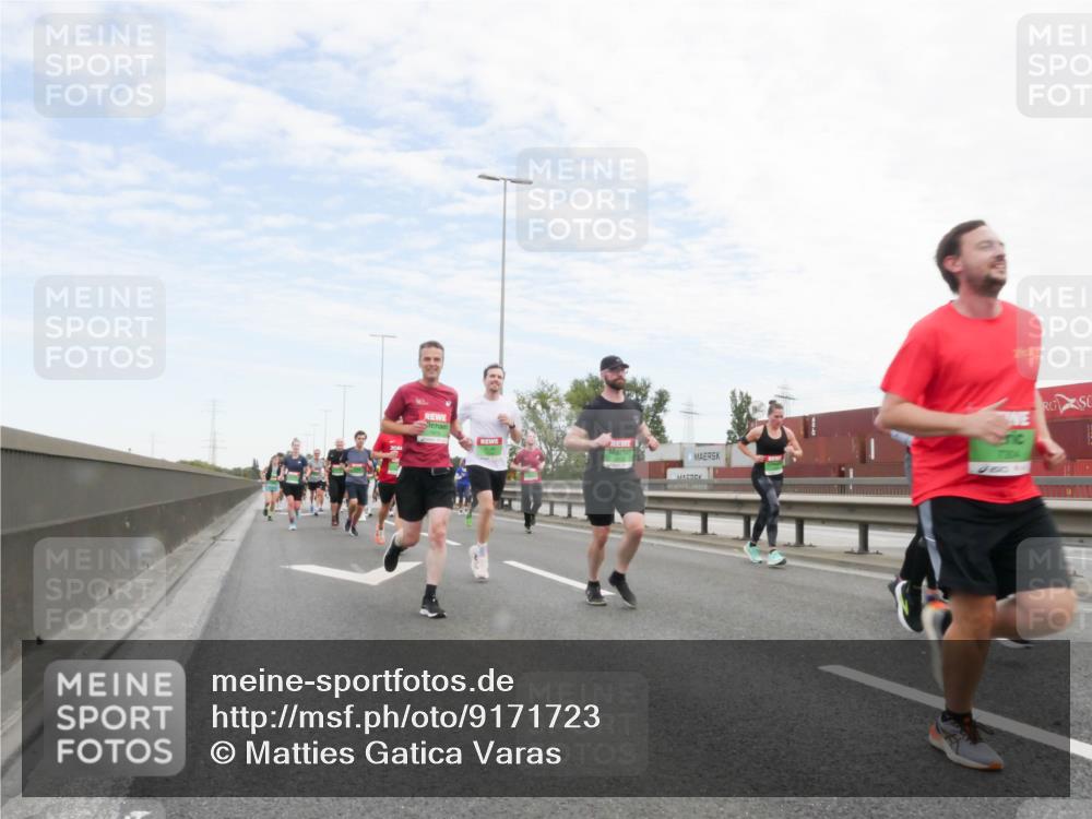 03.10.2025 - Köhlbrandbrückenlauf Matties Gatica Varas http://msf.ph/oto/9171723 03.10.2025 15:17:59 Position 3 7304 meine-sportfotos.de