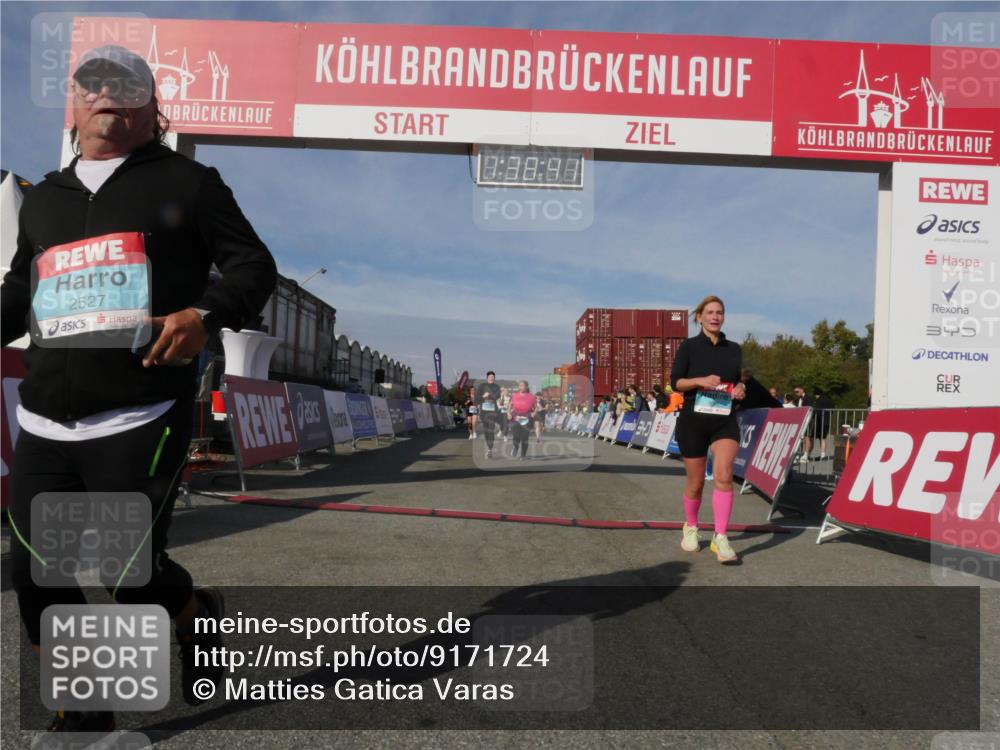 03.10.2025 - Köhlbrandbrückenlauf Matties Gatica Varas http://msf.ph/oto/9171724 03.10.2025 10:38:43 Ziel 2042, 2440, 2626, 2627, 2662, 2859, 2860, 3437, 3438, 3442, 3621 meine-sportfotos.de