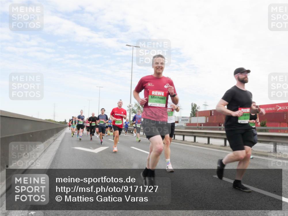 03.10.2025 - Köhlbrandbrückenlauf Matties Gatica Varas http://msf.ph/oto/9171727 03.10.2025 15:18:00 Position 3 7419, 6 meine-sportfotos.de