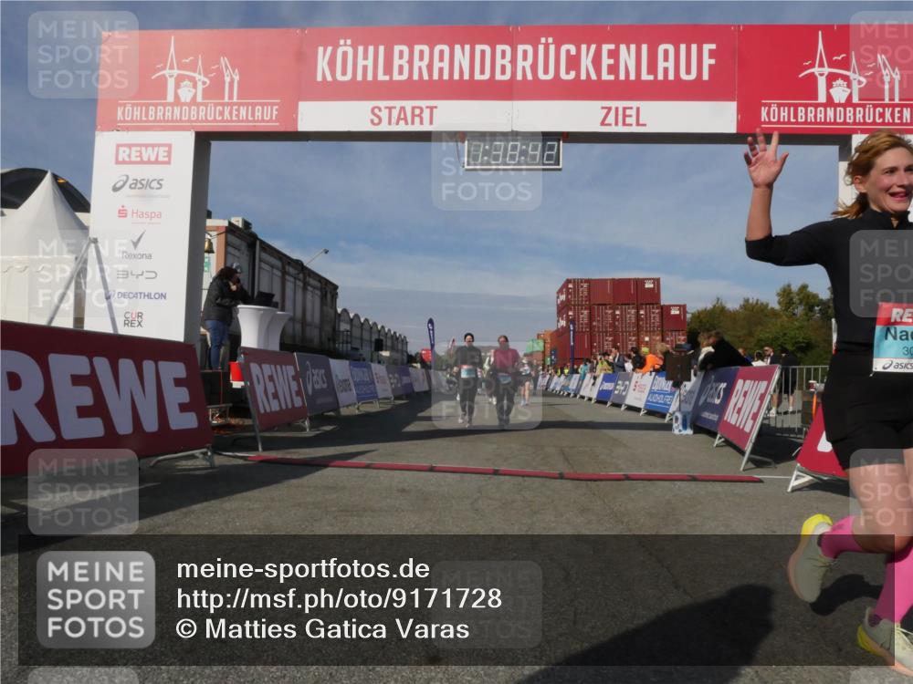 03.10.2025 - Köhlbrandbrückenlauf Matties Gatica Varas http://msf.ph/oto/9171728 03.10.2025 10:38:44 Ziel 2042, 2440, 2626, 2627, 2662, 2859, 2860, 3437, 3438, 3442, 3621 meine-sportfotos.de