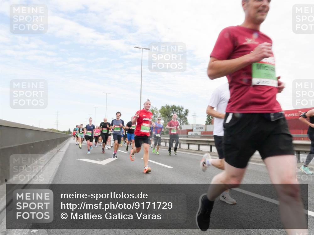 03.10.2025 - Köhlbrandbrückenlauf Matties Gatica Varas http://msf.ph/oto/9171729 03.10.2025 15:18:01 Position 3  meine-sportfotos.de