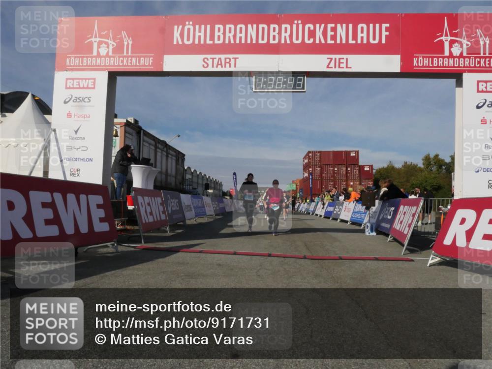 03.10.2025 - Köhlbrandbrückenlauf Matties Gatica Varas http://msf.ph/oto/9171731 03.10.2025 10:38:44 Ziel 2042, 2440, 2626, 2627, 2662, 2859, 2860, 3437, 3438, 3442, 3621 meine-sportfotos.de