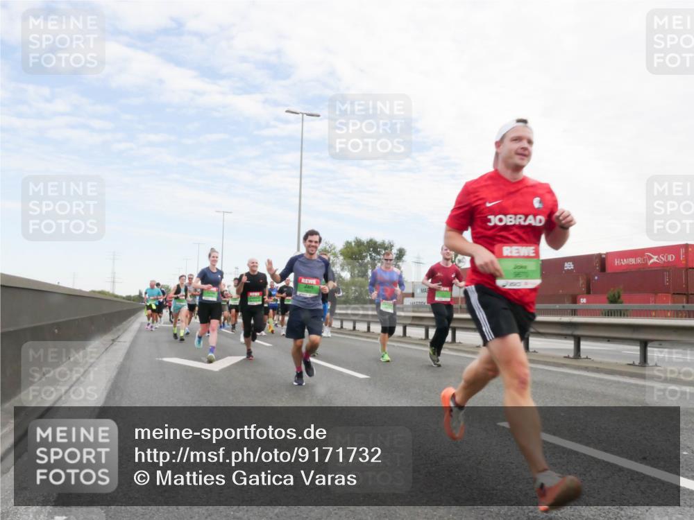 03.10.2025 - Köhlbrandbrückenlauf Matties Gatica Varas http://msf.ph/oto/9171732 03.10.2025 15:18:02 Position 3  meine-sportfotos.de
