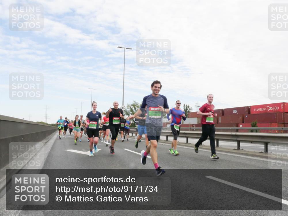 03.10.2025 - Köhlbrandbrückenlauf Matties Gatica Varas http://msf.ph/oto/9171734 03.10.2025 15:18:02 Position 3  meine-sportfotos.de