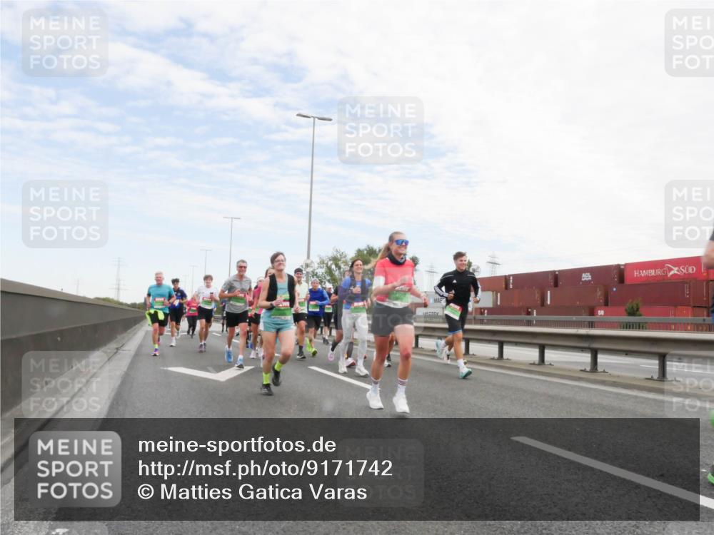 03.10.2025 - Köhlbrandbrückenlauf Matties Gatica Varas http://msf.ph/oto/9171742 03.10.2025 15:18:04 Position 3  meine-sportfotos.de