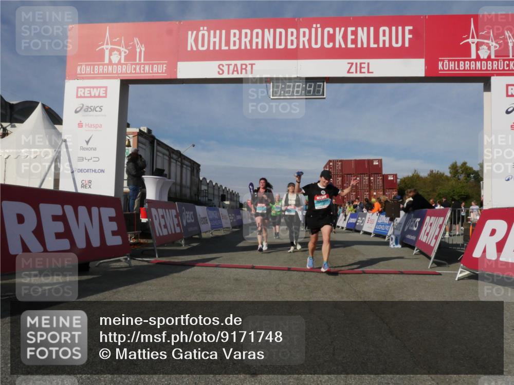 03.10.2025 - Köhlbrandbrückenlauf Matties Gatica Varas http://msf.ph/oto/9171748 03.10.2025 10:38:49 Ziel 2279, 2575, 2626, 2627, 2859, 2860, 3040, 3437, 3438, 3442, 3621 meine-sportfotos.de