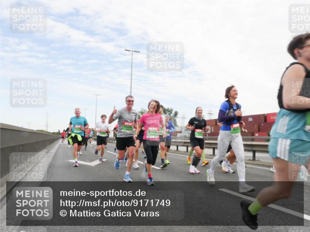 03.10.2025 - Köhlbrandbrückenlauf Matties Gatica Varas http://msf.ph/oto/9171749 03.10.2025 15:18:06 Position 3  meine-sportfotos.de