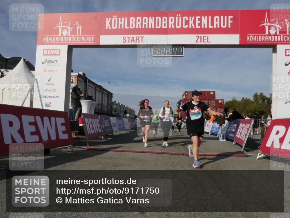03.10.2025 - Köhlbrandbrückenlauf Matties Gatica Varas http://msf.ph/oto/9171750 03.10.2025 10:38:49 Ziel 2279, 2575, 2626, 2627, 2859, 2860, 3040, 3437, 3438, 3442, 3621 meine-sportfotos.de