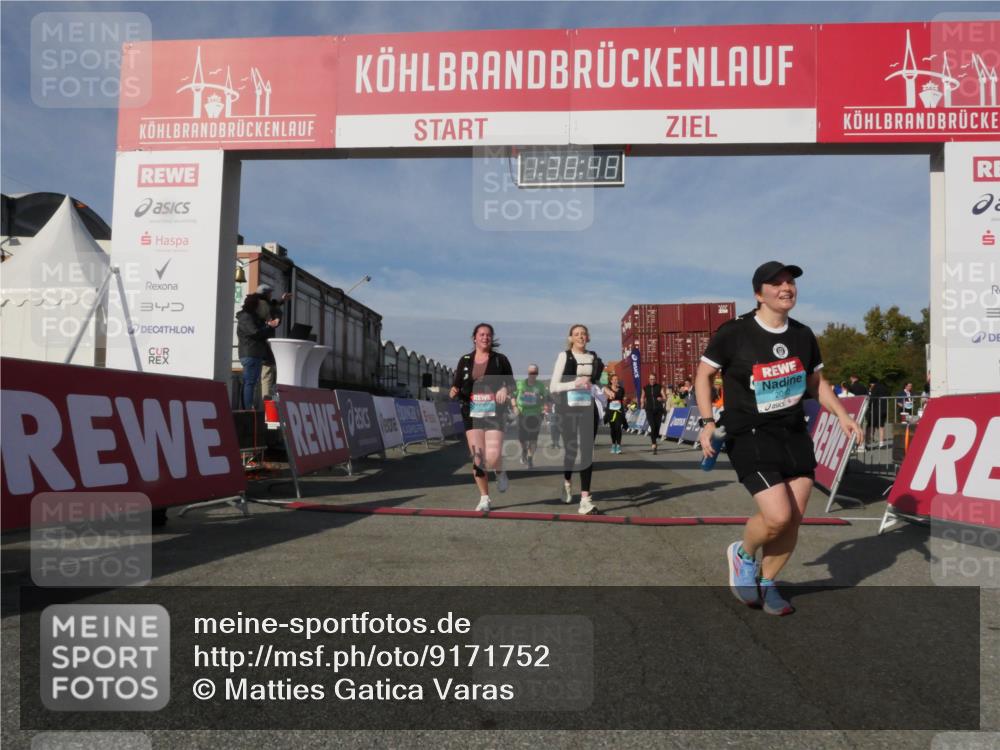03.10.2025 - Köhlbrandbrückenlauf Matties Gatica Varas http://msf.ph/oto/9171752 03.10.2025 10:38:50 Ziel 2279, 2575, 2626, 2627, 2859, 2860, 3040, 3437, 3438, 3442, 3475, 3621 meine-sportfotos.de