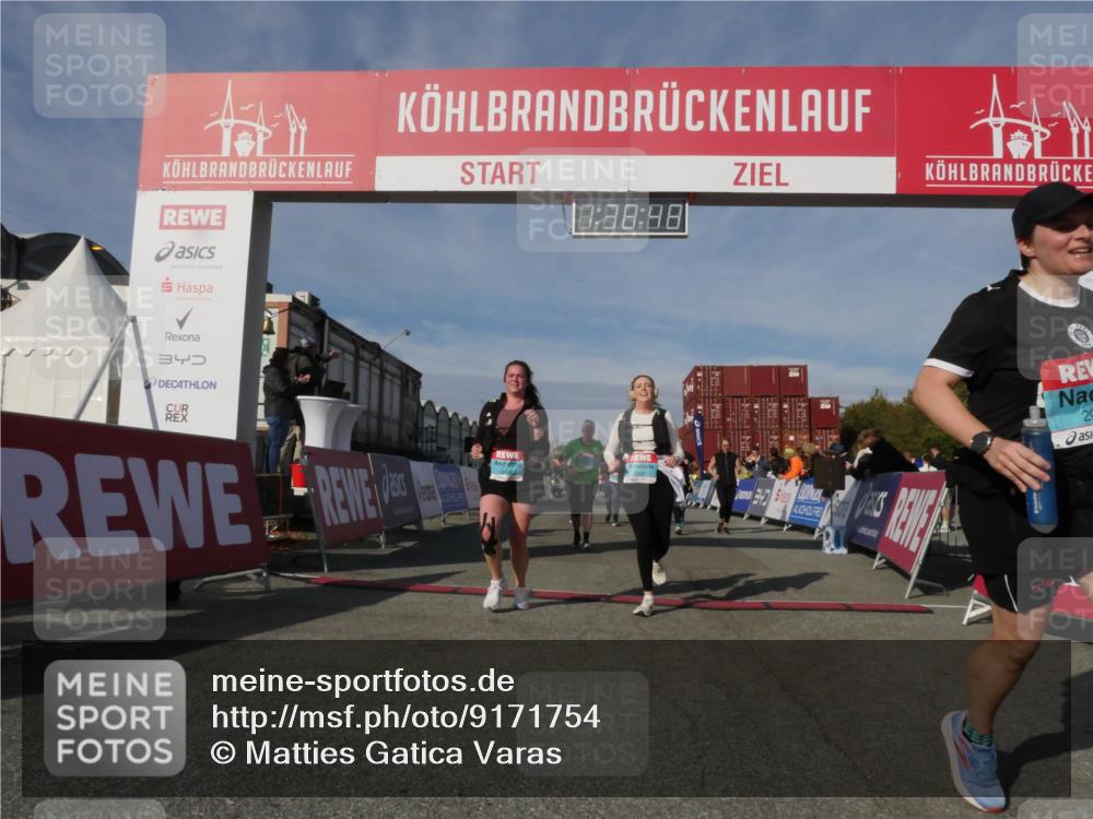 03.10.2025 - Köhlbrandbrückenlauf Matties Gatica Varas http://msf.ph/oto/9171754 03.10.2025 10:38:50 Ziel 2279, 2575, 2626, 2627, 2859, 2860, 3040, 3437, 3438, 3442, 3475, 3621 meine-sportfotos.de