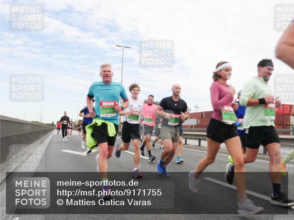 03.10.2025 - Köhlbrandbrückenlauf Matties Gatica Varas http://msf.ph/oto/9171755 03.10.2025 15:18:07 Position 3 9542 meine-sportfotos.de