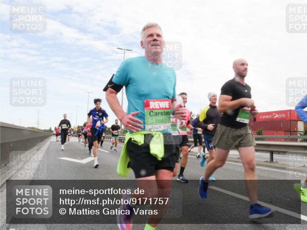 03.10.2025 - Köhlbrandbrückenlauf Matties Gatica Varas http://msf.ph/oto/9171757 03.10.2025 15:18:08 Position 3 9542 meine-sportfotos.de