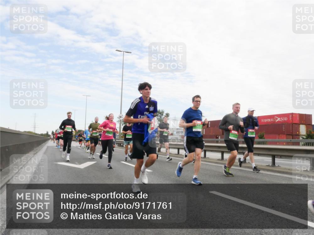 03.10.2025 - Köhlbrandbrückenlauf Matties Gatica Varas http://msf.ph/oto/9171761 03.10.2025 15:18:09 Position 3 6 meine-sportfotos.de