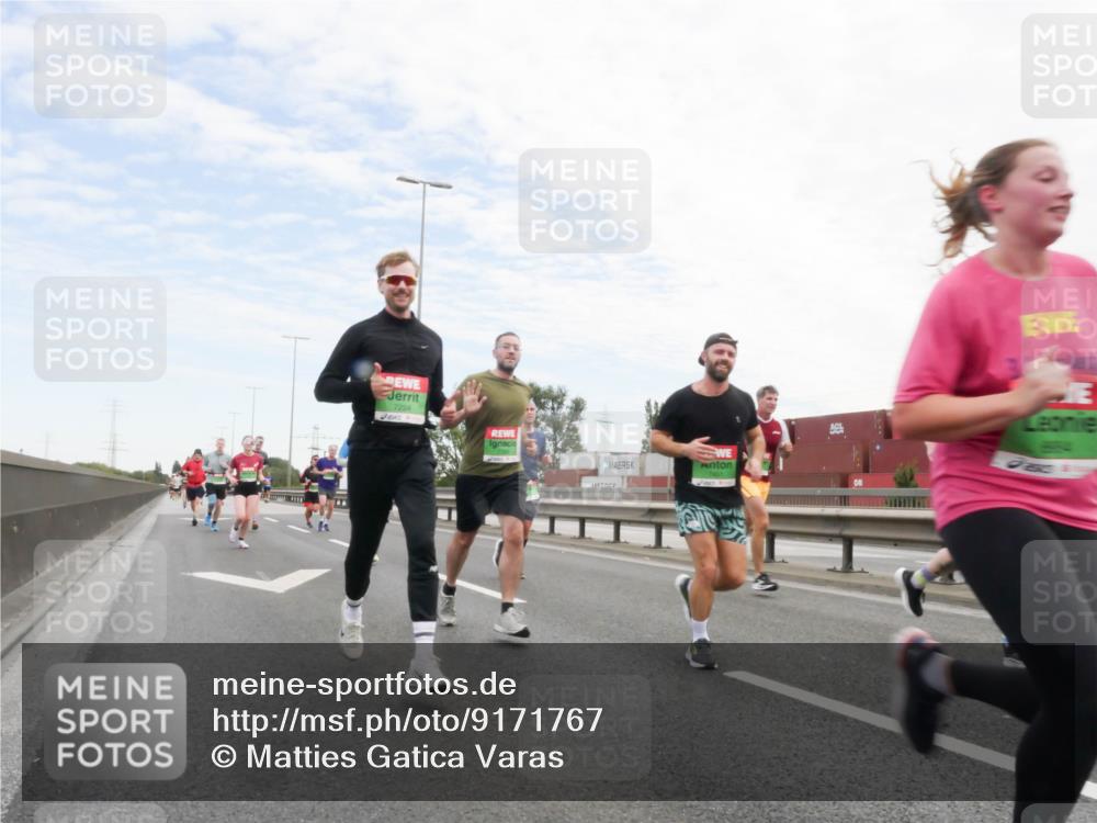03.10.2025 - Köhlbrandbrückenlauf Matties Gatica Varas http://msf.ph/oto/9171767 03.10.2025 15:18:11 Position 3 7224 meine-sportfotos.de